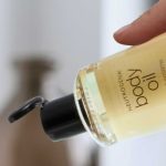 Neutrogena® Body Oil Light Sesame Formula For Dry Skin (250ml) - Image 2